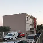 Istres T3 65 M² Avec Vue Superbe Sur Etang De L'Olivier Et Le Jet D'Eau