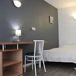 Studio Avec Terrasse Et Piscine A La Rochelle - Plage A Proximite - Fr-1-246-183