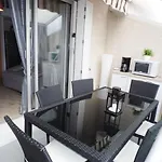 Appartement Climatise 6 Couchages Avec Mezzanine, Piscine Et Parking Prive A Marseillan - Fr-1-326-452