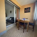 Studio Cabine Avec Loggia Vitree, A 100M De La Plage, Proche Commerces Et Activites A Sete - Fr-1-338-492