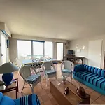 Appartement Spacieux Avec Terrasses Et Parking A Royan - Fr-1-494-73
