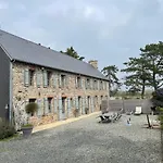 Gite Est De La Pointe D'Agon 4 Convives