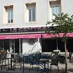Le Central Hotel Bar Restaurant