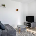 Appartement Avec Balcon A 1Km De La Mer!