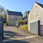3 Bedroom Stunning Home In Plouezec