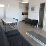 Appartement T2 Renove, 4 Couchages, Parking, Face Plage, Centre De Saint-Cyprien - Fr-1-106-74