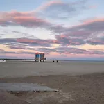 Appart T2 Vue Imprenable Sur Le Canal Et La Mer