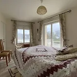 Appartement Spacieux Face Plage Avec Balcon, Parking Prive Et Animaux Admis A Tregastel - Fr-1-368-378