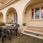 Appartement Au Charme Ancien Face A La Grande Plage De Saint-Jean-De-Luz - Fr-1-4-670