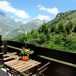 T3 Renove Lumineux, Ski Aux Pieds, Balcon Sud, Proche Commerces Et Pistes, 9 Couchages, Tignes. - Fr-1-502-477