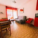 Joli 2 Pieces A 200M Des Plages Avec Terrasse Et Parking - Fr-1-338-163