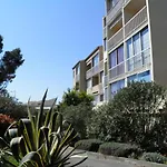 Studio Cabine A Sete Avec Terrasse, Parking Et Proche Plage - Fr-1-338-375