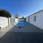 Maison Familiale Avec Piscine Chauffee, Proche Commerces Et Plage - Fr-1-485-146