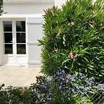Maison 5 Pieces Avec Jardin Clos, Terrasse, A Proximite De La Plage Et Du Centre, 8 Couchages - Fr-1-224B-157