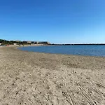 Superbe T2 Avec Terrasse Et Vue Su Mer Quartier Des Quilles A Sete