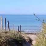 Gite Le Plessis Ocean A 200M De La Mer, Parking Prive Et Jardin Clos