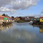 Maison Chaleureuse Avec Piscine Chauffee