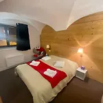 Aya, Appartement Moderne Dans Le Coeur Du Village