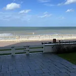 Studio En Centre-Ville De Cabourg Avec Balcon Et Parking - Fr-1-487-345