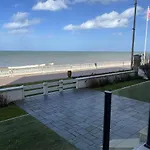 Studio En Centre-Ville De Cabourg Avec Balcon Et Parking - Fr-1-487-345