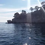 Cassis Centre 100 M Du Port Place Parking