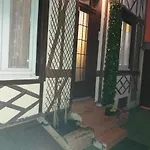 Maison De Ville Avec Patio