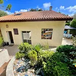Very Comfortable House Steps From The Beach With Garden And Terrace