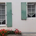 Appartement Lumineux Avec Parking Prive Pres Du Port Et De La Plage A Saint-Martin-De-Re - Fr-1-544-7