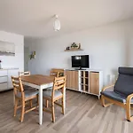 Charmant Appartement Face A La Mer Avec Balcon