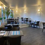 Hotel De La Mer