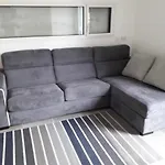 2 Pieces Avec Acces Piscine Interieure