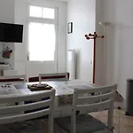 Appartement Cosy Au Coeur De La Rochelle, 2 Chambres, Proche Commerces, Wifi, Local Velo - Fr-1-246-493