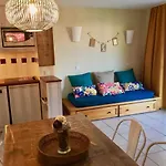 Appartement T2 Avec Terrasse, Piscine, Parking Et Accueil Chaleureux A Moliets - Fr-1-379-144