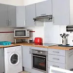 Appartement Cosy Au Coeur De La Rochelle, 2 Chambres, Proche Commerces, Wifi, Local Velo - Fr-1-246-493