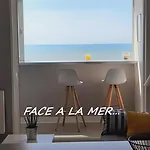 Le Grand Voilier - Face A La Mer