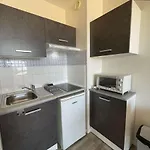 Studio Renove, 2 Couchages, Mer, Commerces, 6E Etage, Tv, Balcon, Animaux Admis - Fr-1-224C-138