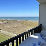 Appartement 2 Pieces Avec Balcon Et Acces Direct Plage A Cabourg, Animaux Admis - Fr-1-487-352