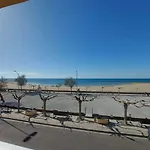 Appartement 2 Pieces Climatise En Front De Mer Au Grau D'Agde Avec Terrasse Et Acces Direct A La Plage - Fr-1-423-275