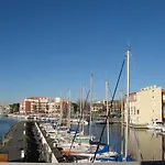 T2 50M2 Belle Vue Calme Centre Port Parking