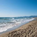 Beautiful Apartment 200M From Beach