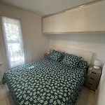Appartement 2 Chambres Au Coeur Du Port, Parking Et Piscine - Fr-1-723-48