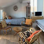 Les Nuits Etoilees, Studio Terrasse Apercu Mer, Tres Lumineux, Ac, 100M Du Port Sanary