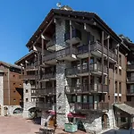Appartement Skis Aux Pieds Avec Parking Couvert Et Wifi Au Coeur De Val D'Isere - Fr-1-694-259