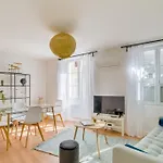 2 Bedroom Apartment In The Heart Of Marseille