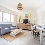 Bel Appartement Epure Et Minimaliste Pour 4 Pers A Marseille
