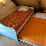 Chaleureux Chalet En Bord De Mer