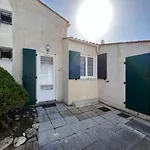 Charmante Maison 3 Pieces, 2 Pas Plage Et Foret, 4 Couchages, Wifi, Stationnement, Menage Inclus - St Georges D'Oleron - Fr-1-246A-152