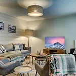 Residence White Pearl