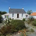 Maison Vendeenne A Notre-Dame-De-Monts Avec Jardin, Proche Commerces Et Plages, Animaux Acceptes - Fr-1-540-168