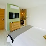 Maison Boheme Au Bord De L'Eau